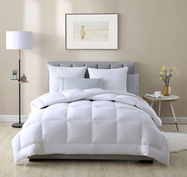 LUXURY 90% WHITE GOOSE DOWN DUVET 